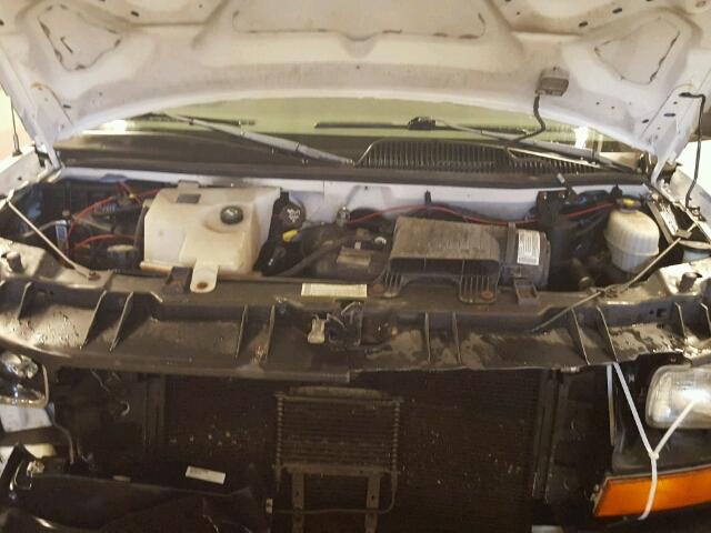 1GCGG25U531128783 - 2003 CHEVROLET EXPRESS G2 WHITE photo 7