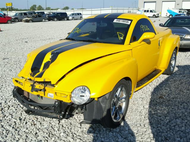 1GCES14H05B118003 - 2005 CHEVROLET SSR YELLOW photo 2