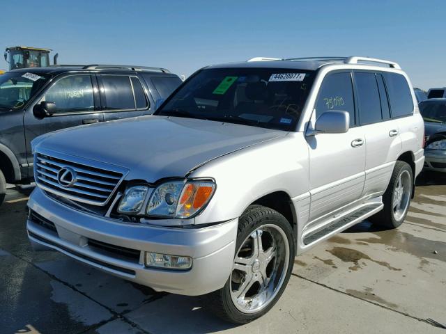 JTJHT00W564013484 - 2006 LEXUS LX 470 SILVER photo 2