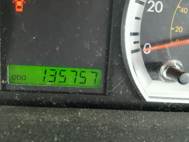 KL1TD6DE8AB100290 - 2010 CHEVROLET AVEO LS SILVER photo 8