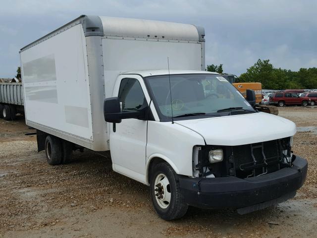 1GD374CA9B1904040 - 2011 GMC SAVANA CUT WHITE photo 1