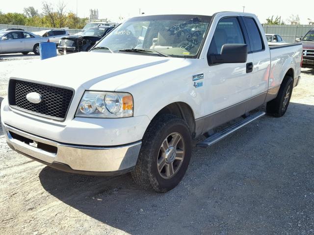 1FTRX12W66FA08376 - 2006 FORD F150 WHITE photo 2