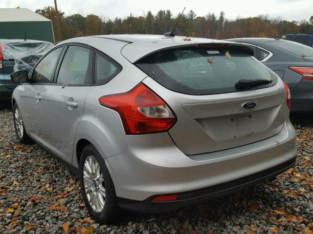 1FAHP3K27CL356856 - 2012 FORD FOCUS SILVER photo 3