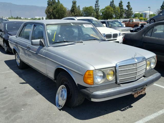 WDBAB30A4BB219753 - 1981 MERCEDES-BENZ 300 D GRAY photo 1