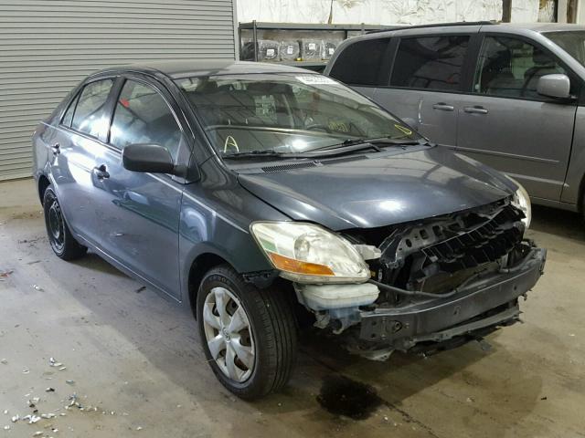 JTDBT903581243615 - 2008 TOYOTA YARIS GRAY photo 1