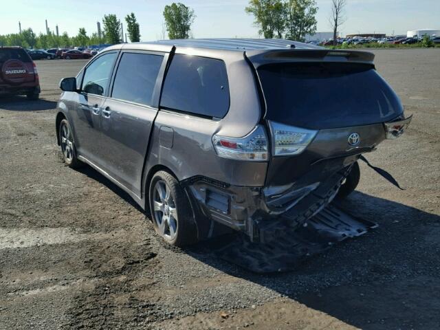 5TDXZ3DC8HS811676 - 2017 TOYOTA SIENNA SE GRAY photo 3