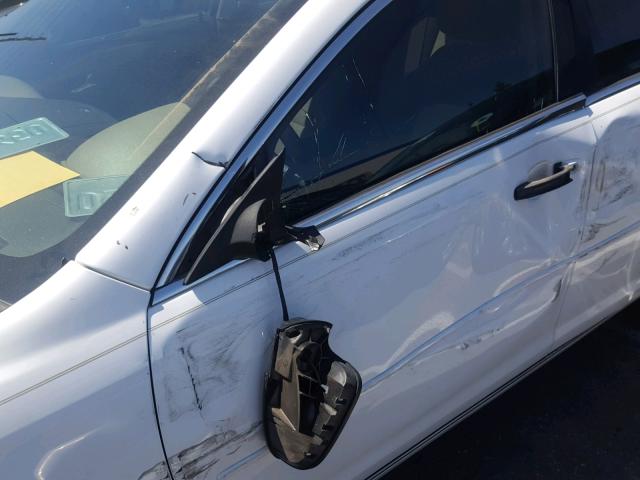 1G1ZC5EB3AF233299 - 2010 CHEVROLET MALIBU 1LT 白色 照片 9