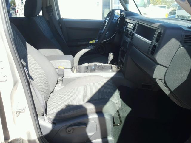 1J8HG48K98C110673 - 2008 JEEP COMMANDER SILVER photo 5
