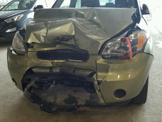 KNDJT2A2XB7212762 - 2011 KIA SOUL +/!/S GREEN photo 9