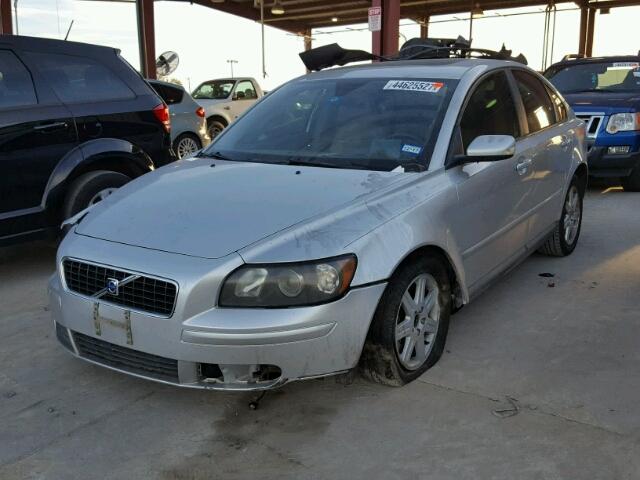 YV1MS382X62154466 - 2006 VOLVO S40 2.4I SILVER photo 2