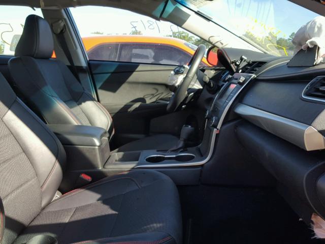 4T1BF1FK7HU344737 - 2017 TOYOTA CAMRY LE 灰色 照片 5