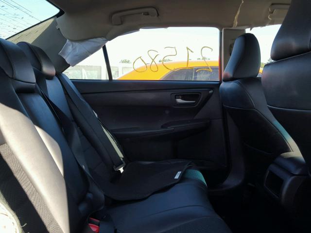 4T1BF1FK7HU344737 - 2017 TOYOTA CAMRY LE 灰色 照片 6