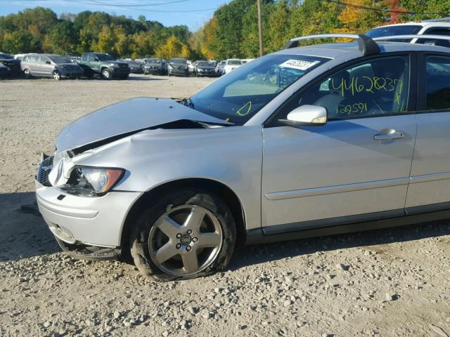 YV1MH682X52072929 - 2005 VOLVO S40 SILVER photo 9