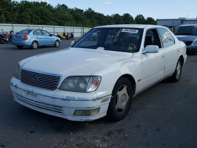 JT8BH28FXW0124189 - 1998 LEXUS LS 400 WHITE photo 2