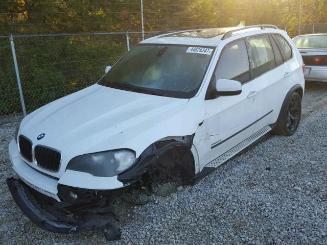 5UXZV4C53BL405020 - 2011 BMW X5 XDRIVE3 WHITE photo 2