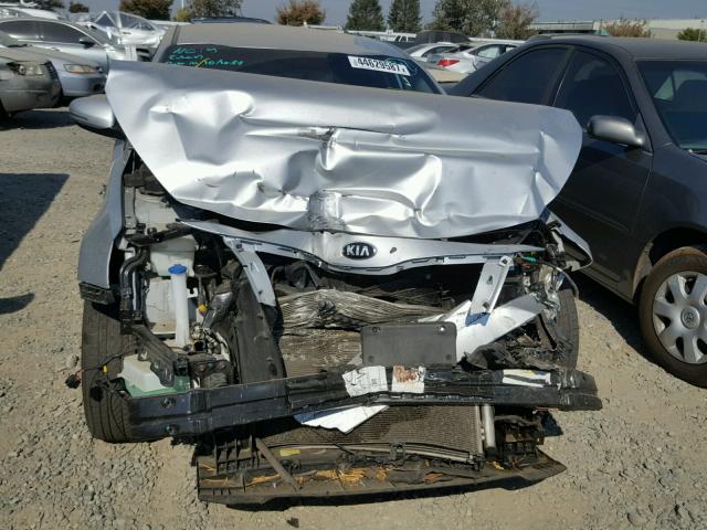 5XXGM4A71EG281589 - 2014 KIA OPTIMA LX SILVER photo 9