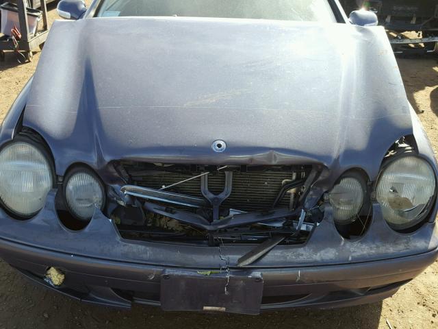 WDBLJ65G4YF132883 - 2000 MERCEDES-BENZ CLK BLUE photo 7