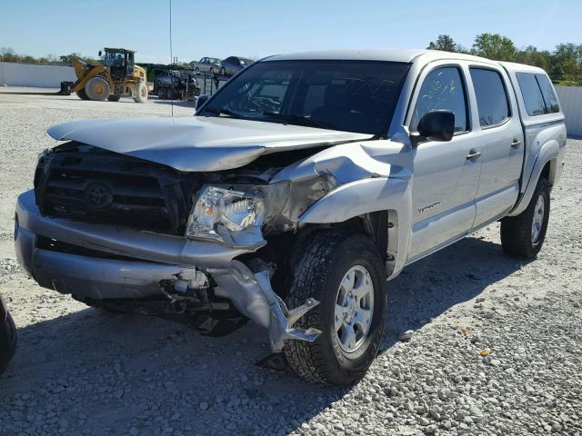 5TELU42N98Z566879 - 2008 TOYOTA TACOMA DOU SILVER photo 2