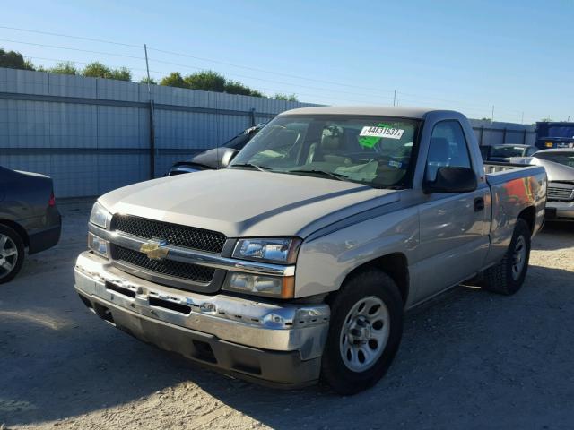 1GCEC14X25Z141570 - 2005 CHEVROLET SILVERADO SILVER photo 2