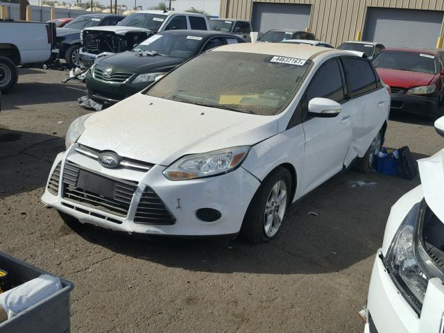 1FADP3F29DL213093 - 2013 FORD FOCUS SE WHITE photo 2