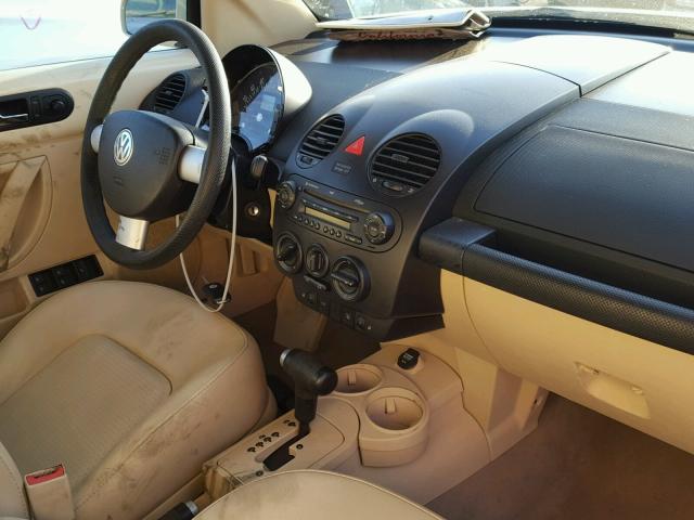 3VWCD31Y04M341955 - 2004 VOLKSWAGEN NEW BEETLE 奶油色 照片 9
