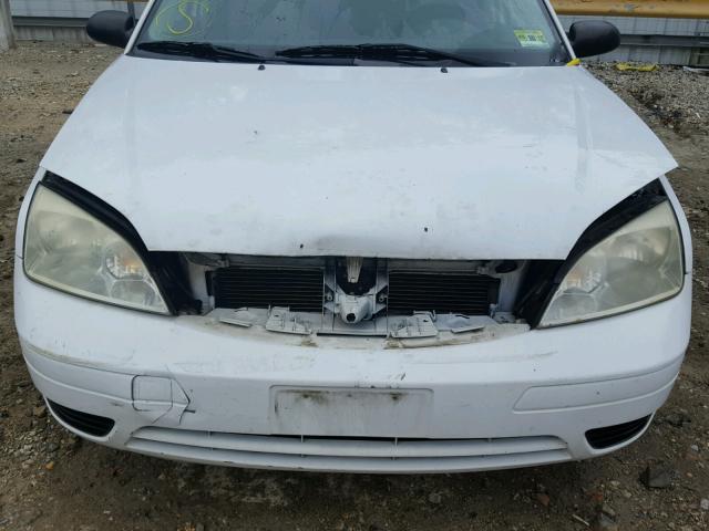 1FAHP36NX7W168566 - 2007 FORD FOCUS ZXW WHITE photo 7