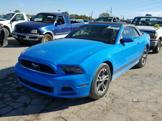 1ZVBP8EM3D5261806 - 2013 FORD MUSTANG BLUE photo 2