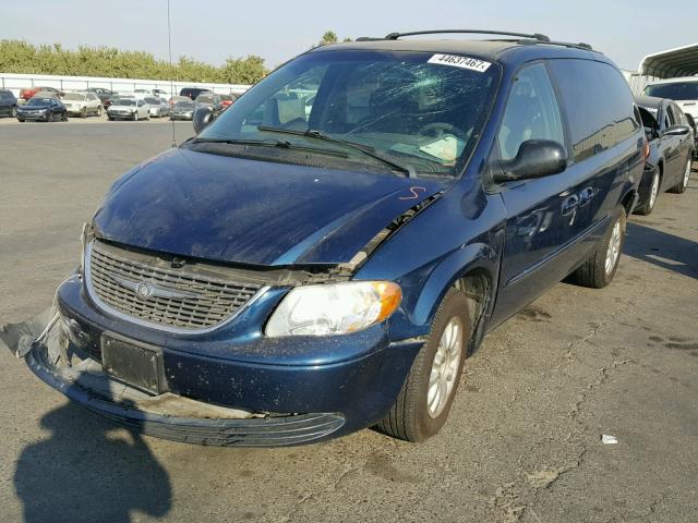 2C8GP74L22R551531 - 2002 CHRYSLER TOWN & COU BLUE photo 2