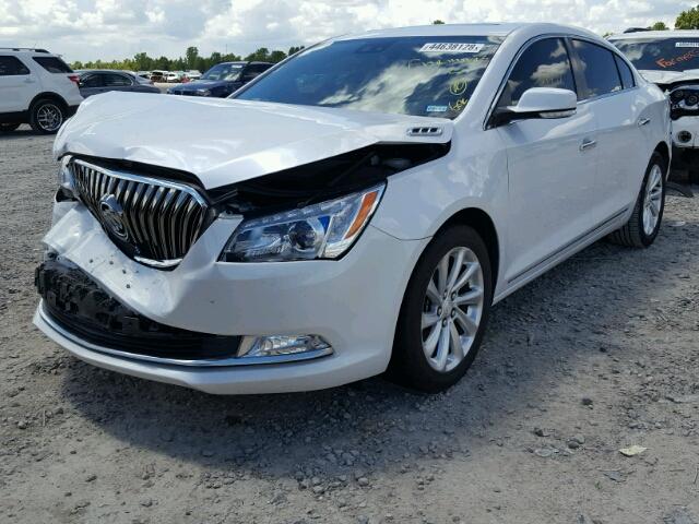 1G4GB5G36FF280191 - 2015 BUICK LACROSSE WHITE photo 2