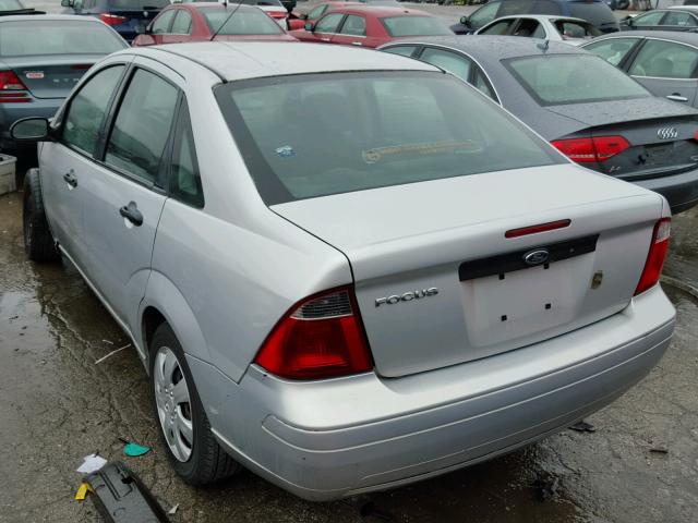 1FAFP34N47W313109 - 2007 FORD FOCUS ZX4 SILVER photo 3