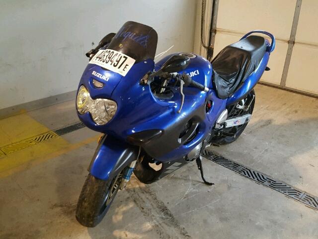 JS1GN79A922100166 - 2002 SUZUKI GSX600 F BLUE photo 2