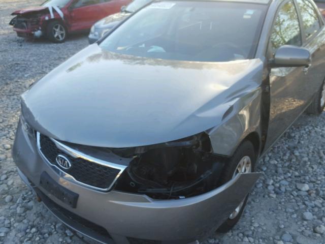 KNAFU4A22C5634663 - 2012 KIA FORTE EX GRAY photo 9