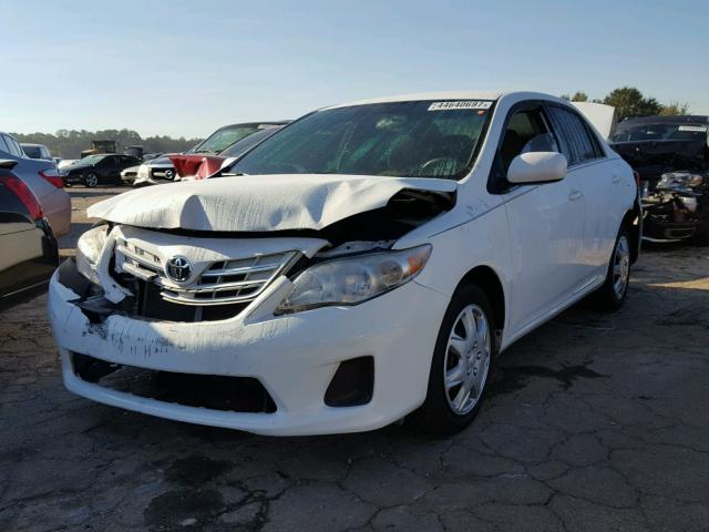 5YFBU4EE4DP164114 - 2013 TOYOTA COROLLA BA WHITE photo 2