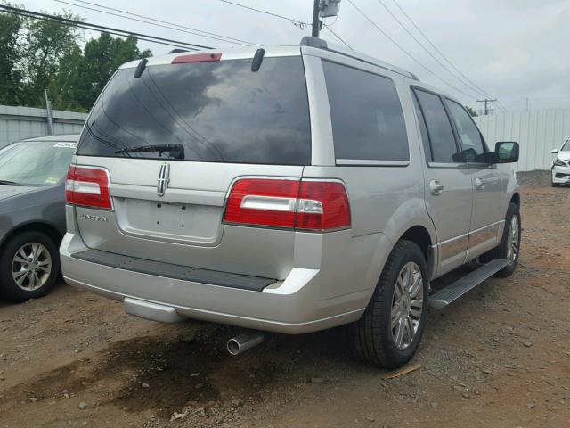 5LMFU28547LJ06074 - 2007 LINCOLN NAVIGATOR SILVER photo 4