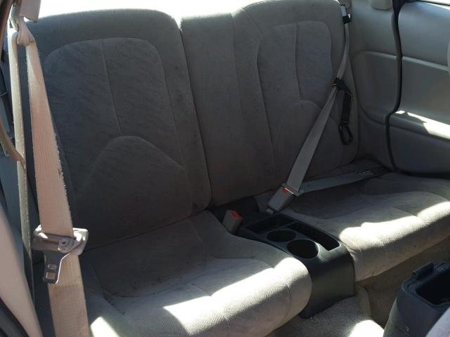 1G8ZY14782Z126614 - 2002 SATURN SC2 SILVER photo 6