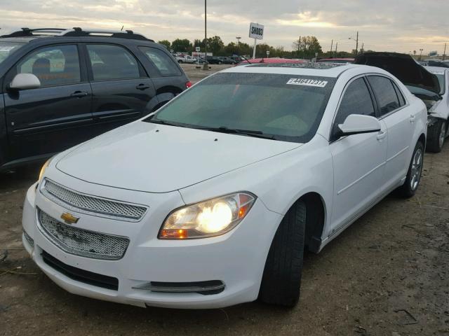 1G1ZD5EB0A4122671 - 2010 CHEVROLET MALIBU 2LT WHITE photo 2