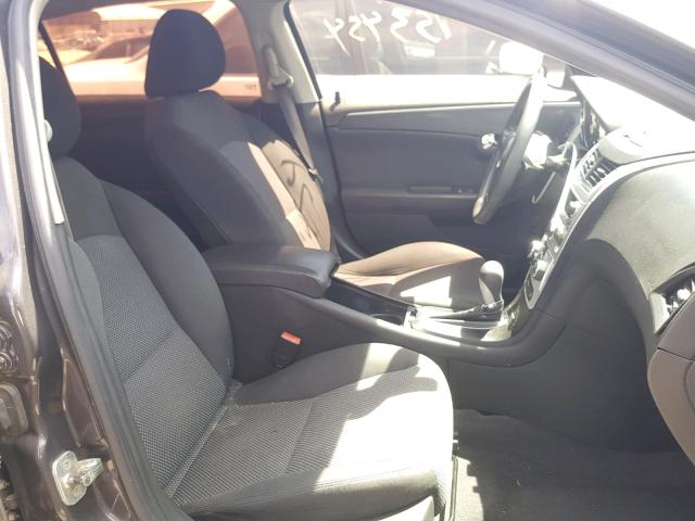 1G1ZC5EB7AF242801 - 2010 CHEVROLET MALIBU 1LT ნაცრისფერი ფოტო 5