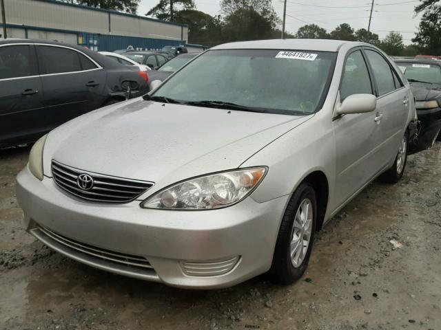 4T1BF32KX5U103283 - 2005 TOYOTA CAMRY LE 灰色 照片 2