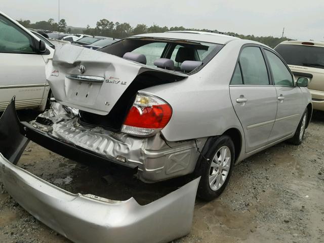 4T1BF32KX5U103283 - 2005 TOYOTA CAMRY LE GRAY photo 4