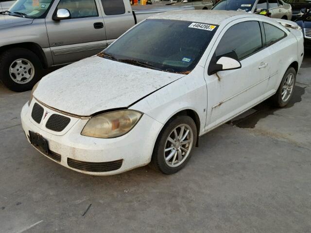 1G2AL15F577276940 - 2007 PONTIAC G5 WHITE photo 2