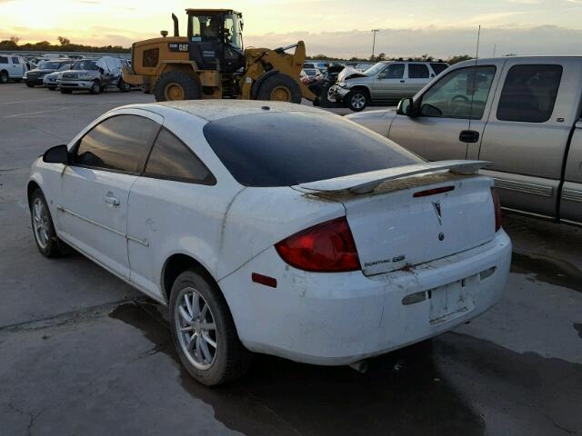 1G2AL15F577276940 - 2007 PONTIAC G5 WHITE photo 3