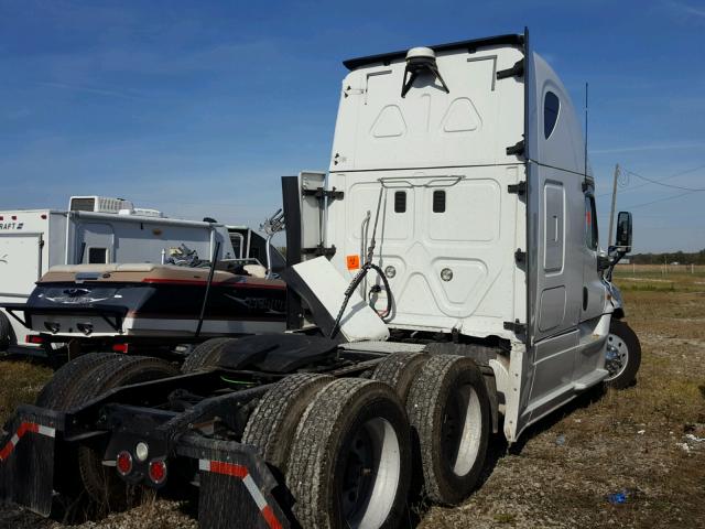 1FUJGLBG0DSFB0040 - 2013 FREIGHTLINER CASCADIA 1 WHITE photo 4