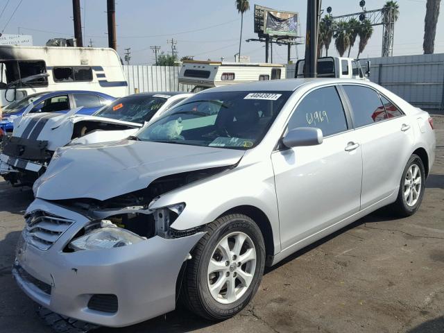 4T1BF3EK2BU583181 - 2011 TOYOTA CAMRY BASE SILVER photo 2