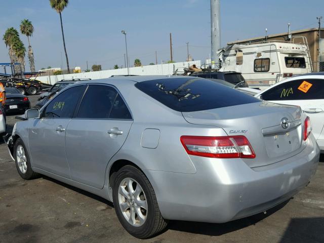 4T1BF3EK2BU583181 - 2011 TOYOTA CAMRY BASE SILVER photo 3