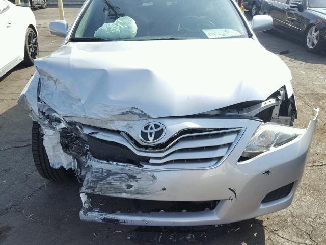 4T1BF3EK2BU583181 - 2011 TOYOTA CAMRY BASE SILVER photo 7
