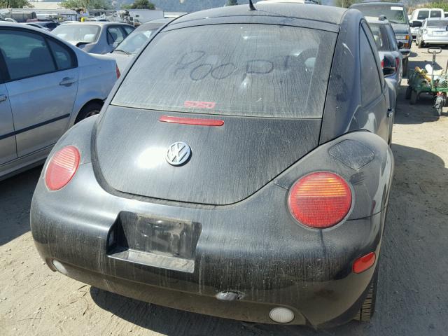 3VWCD21CXYM436575 - 2000 VOLKSWAGEN NEW BEETLE 黑色 照片 4