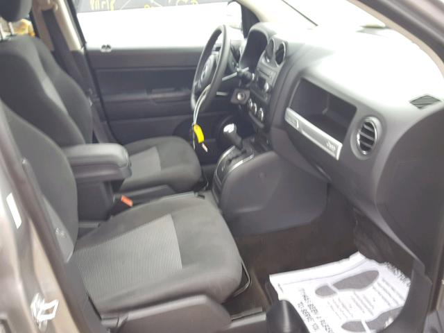 1C4NJCBAXGD524513 - 2016 JEEP COMPASS SP GRAY photo 5