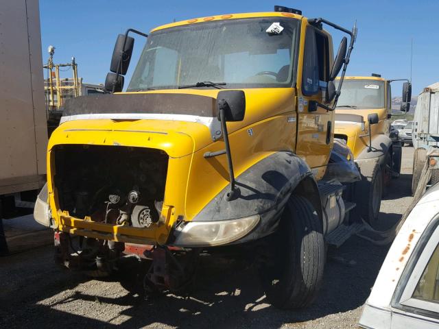 1HSHWSJN6BJ413147 - 2011 INTERNATIONAL 8000 8600 YELLOW photo 2