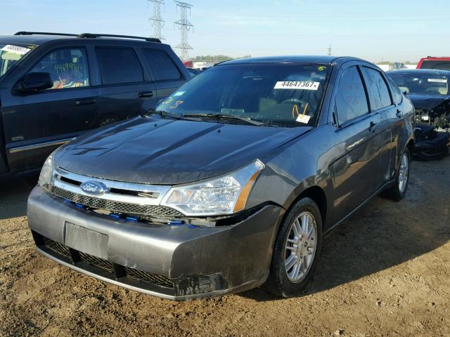 1FAHP35N29W102484 - 2009 FORD FOCUS SE GRAY photo 2