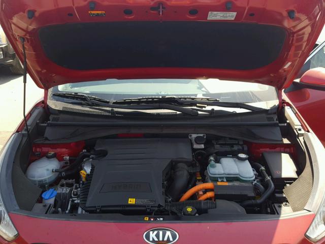 KNDCB3LC9H5100966 - 2017 KIA NIRO FE RED photo 7